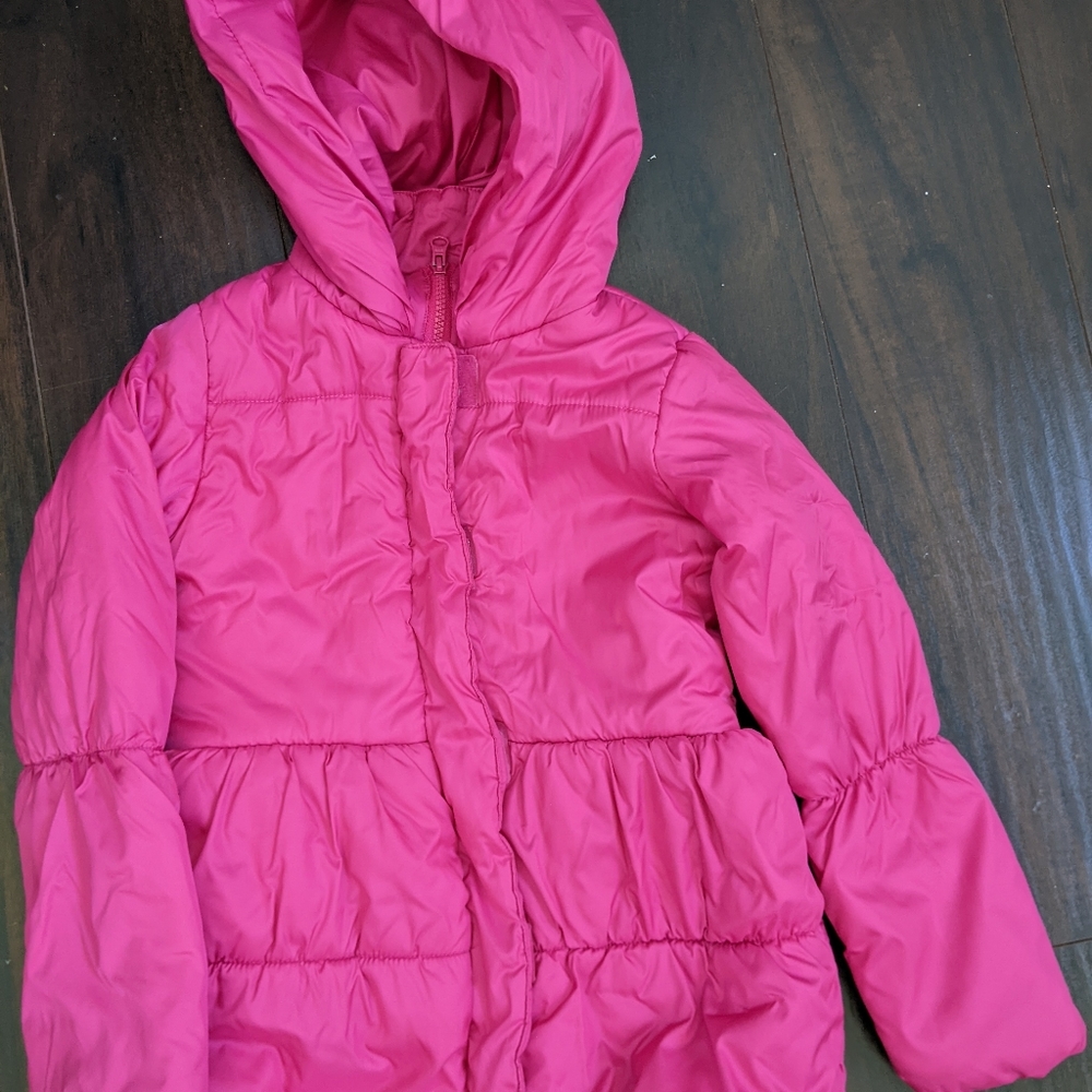 Pink puffer jacket with hoodie and two pockets Size M 7-8
